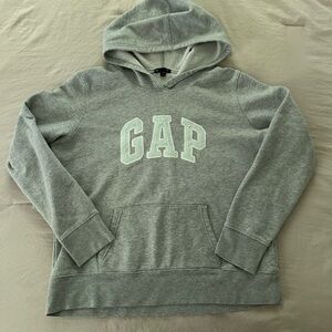 GAP sweatshirt